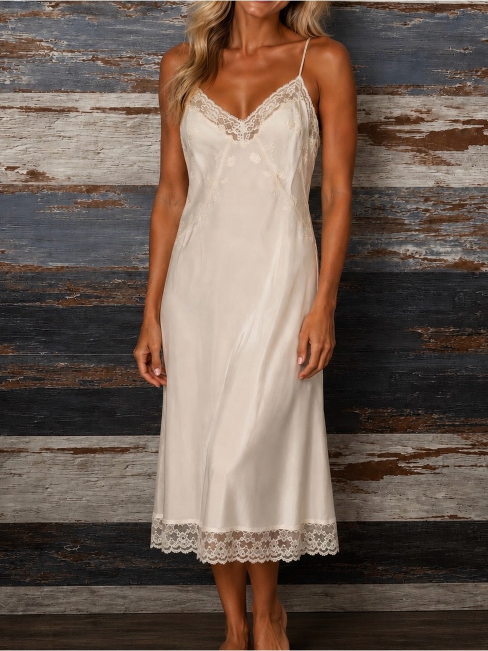 Victoria's Secret vintage 100% silk Cream Lace-Trim Slip lingerie size medium M